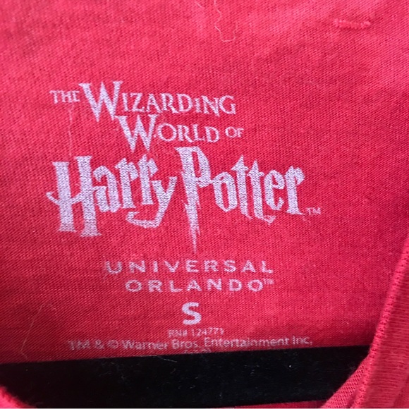 NWT Harry Potter Gryffindor T-Shirt - Picture 4 of 4